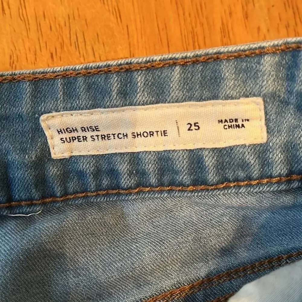 Pacsun High Rise Super Stretch Shortie shorts, size 25.